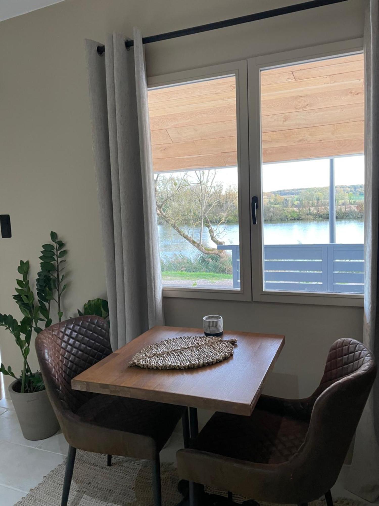 Maison Au Bord De L'Eau Les Roches Rochefort-sur-Nenon Esterno foto