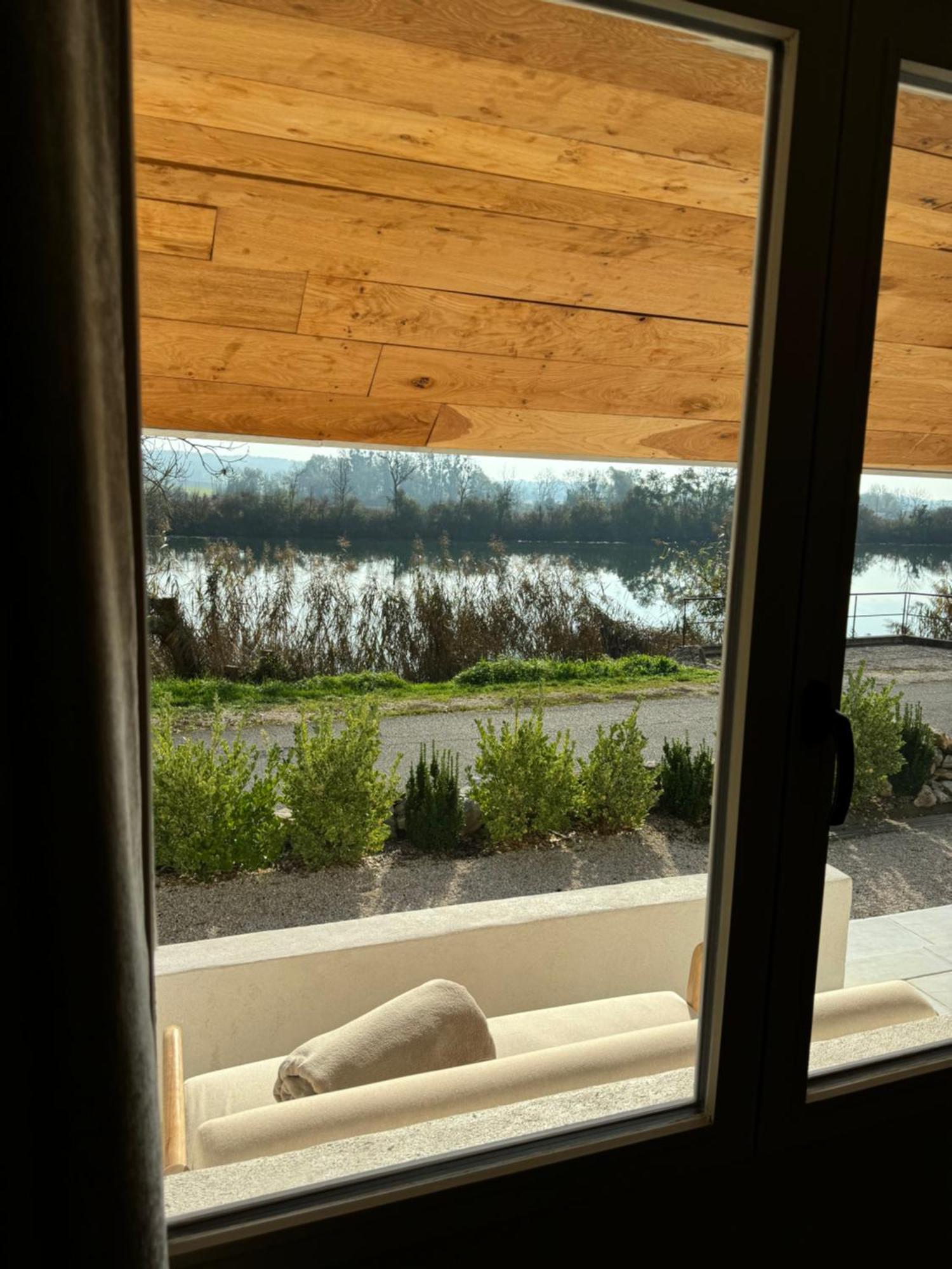 Maison Au Bord De L'Eau Les Roches Rochefort-sur-Nenon Esterno foto